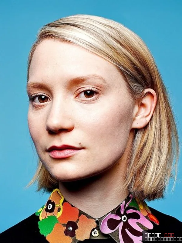 Mia Wasikowska — photo 1