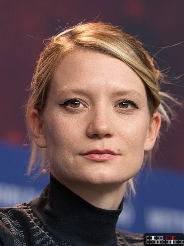 Mia Wasikowska — photo 5