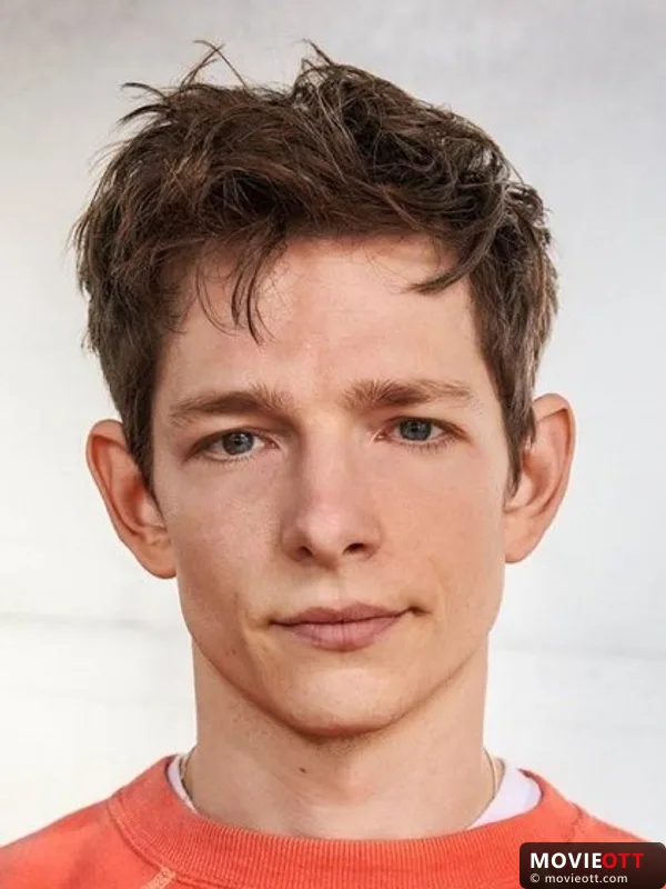 Mike Faist — photo 1