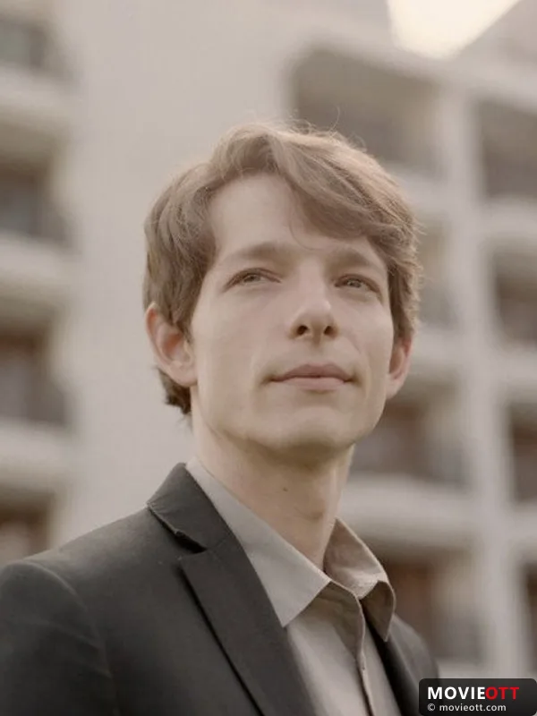Mike Faist — photo 4