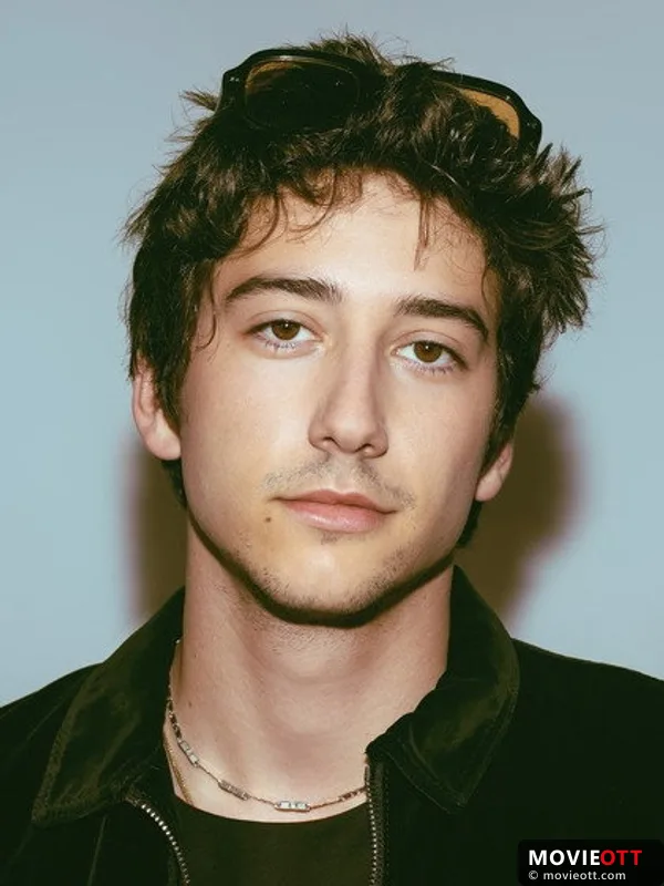 Milo Manheim — photo 3