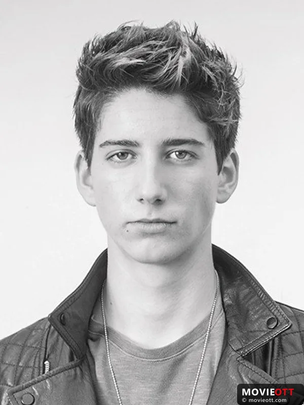 Milo Manheim — photo 5