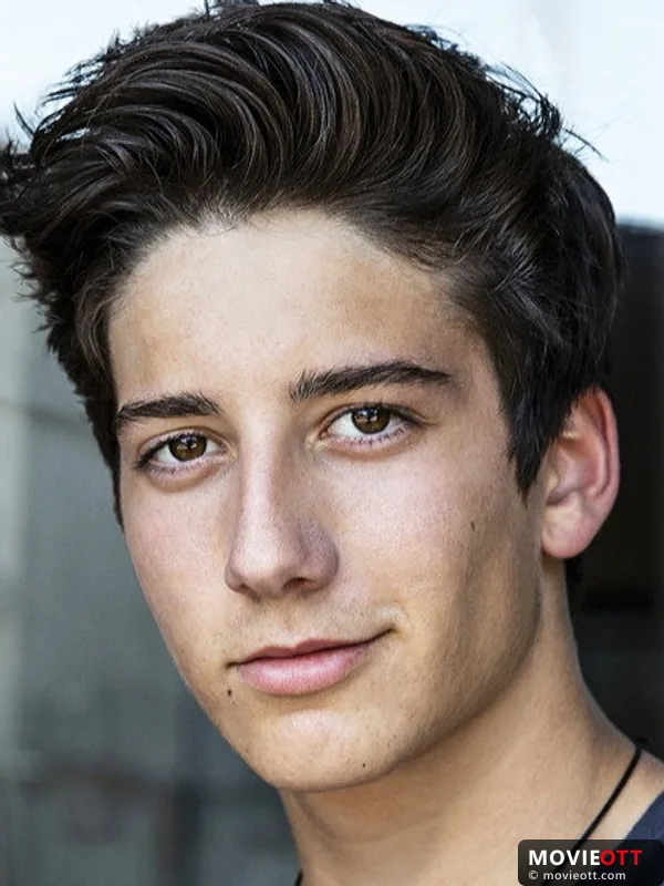 Milo Manheim — photo 6