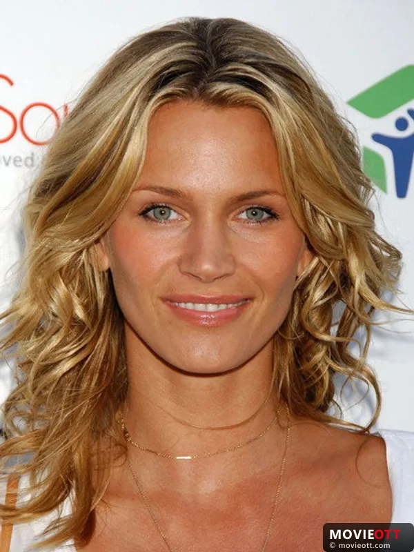 Natasha Henstridge — photo 4