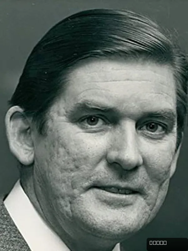 Ray Barrett — photo 1