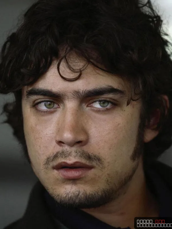 Riccardo Scamarcio — photo 3
