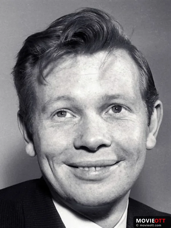 Ronald Lacey — photo 1