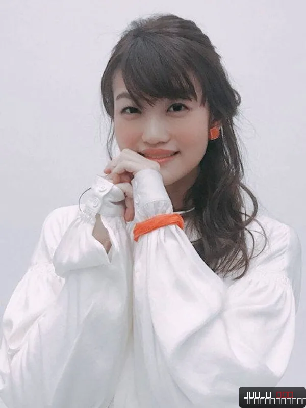 Saori Hayami — photo 6