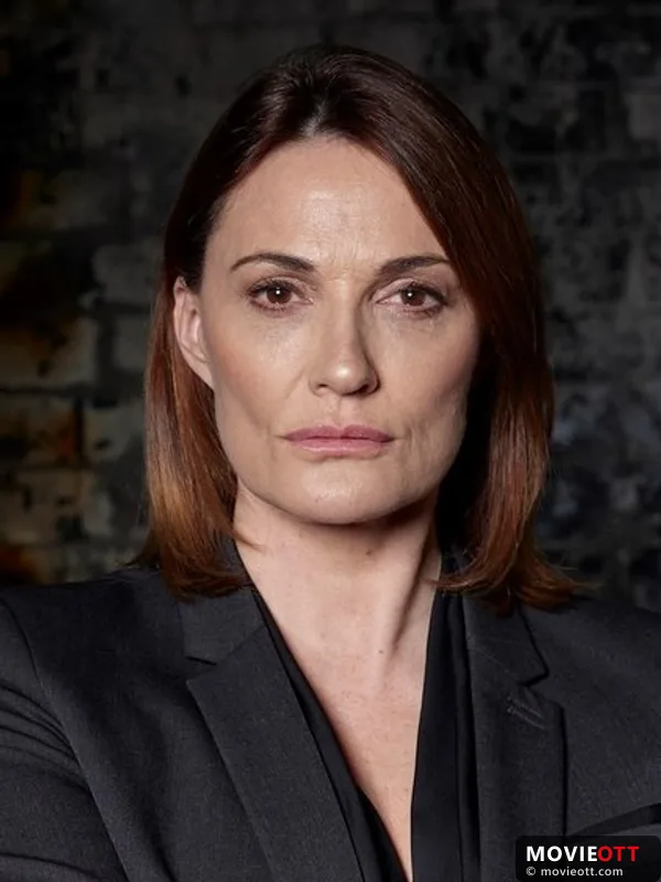 Sarah Parish — photo 1