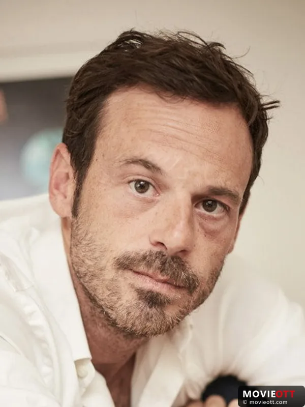 Scoot McNairy — photo 4