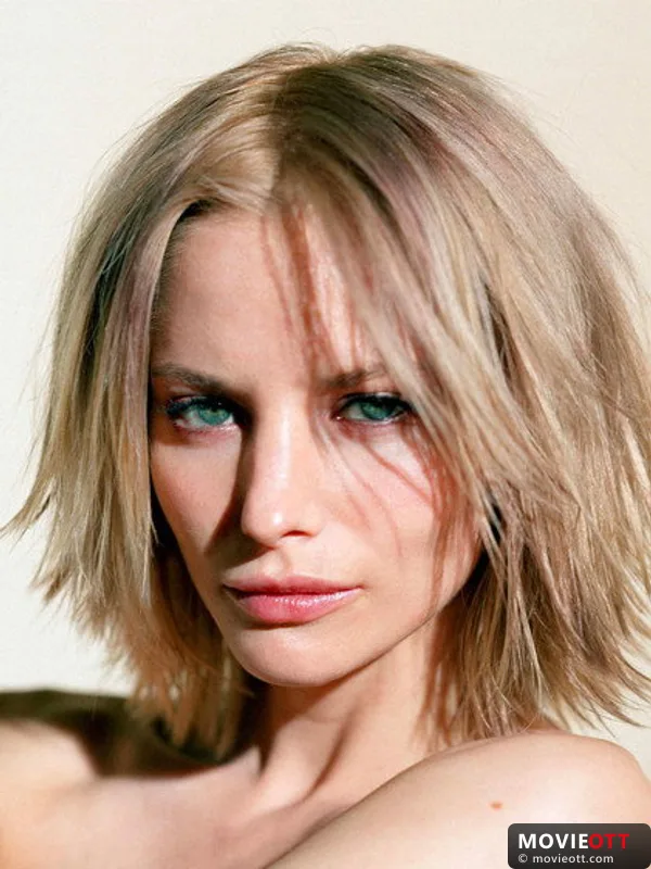 Sienna Guillory — photo 4