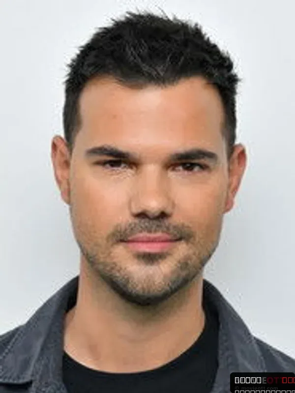 Taylor Lautner