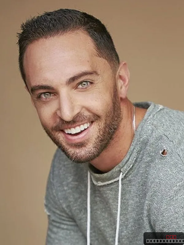 Zach Avery — photo 1