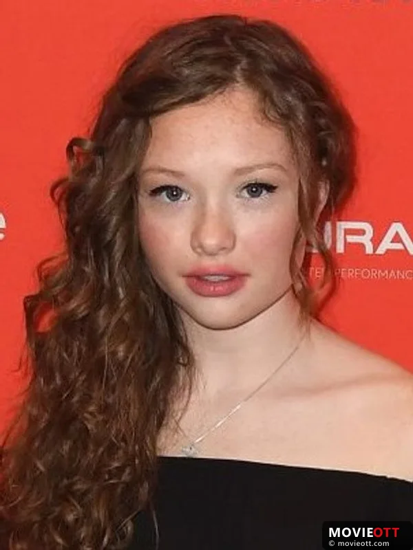 Zoe Colletti — photo 6