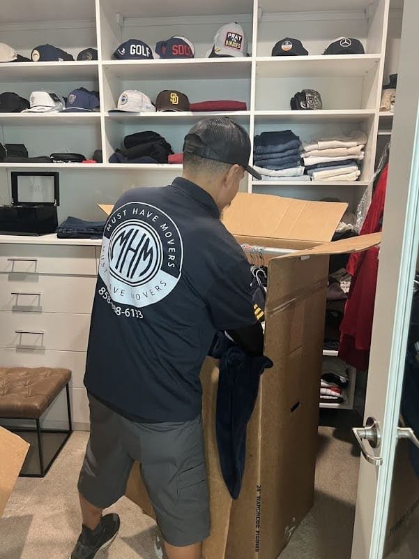 Must Have Movers logo