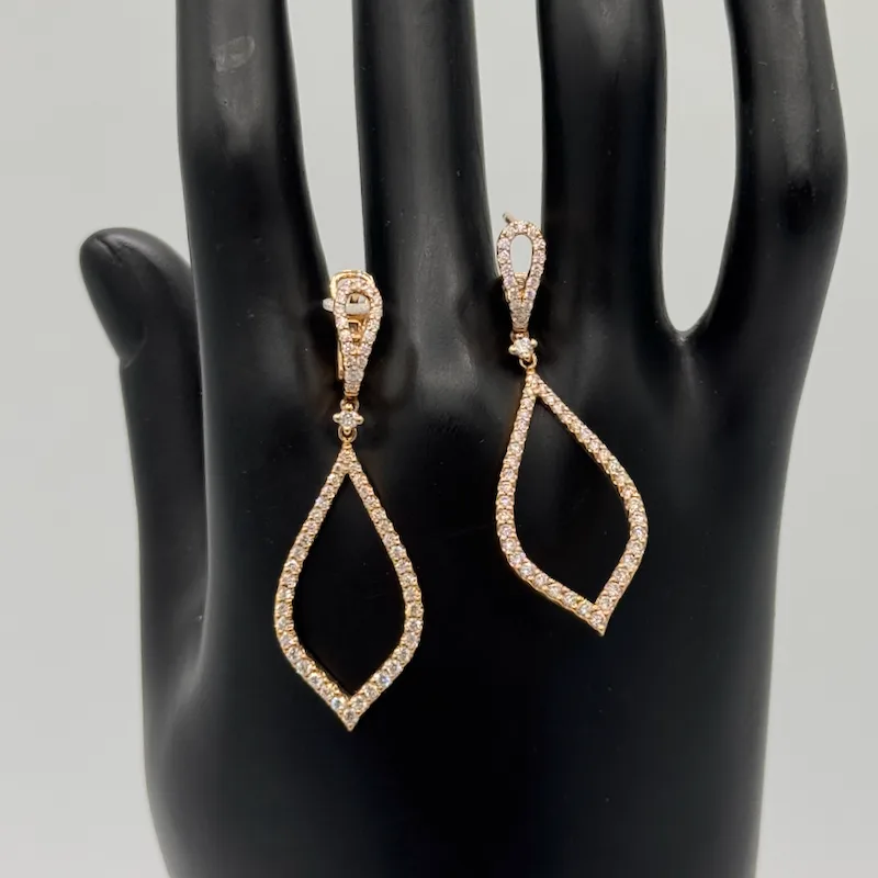 Orecchini pendenti in oro rosa e Diamanti