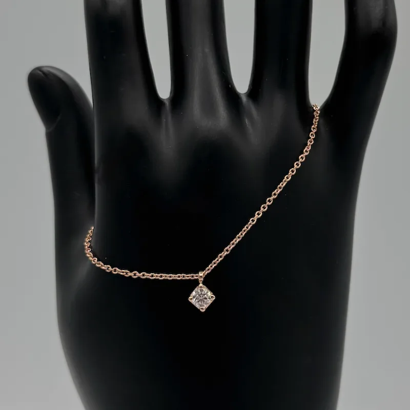 Girocollino punto luce in oro rosa con Diamante ct.0,21