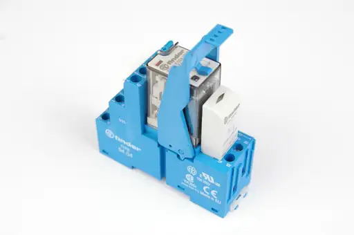 Product: Finder 55.34.9.024.0040 + 99.02.9.024.99 + 90.04 Przekaźniki + podstaw