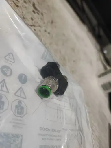 Product: 7000-41211-0000000 Adapter M12 4-PIN, M8 3-PIN 60VDC 50VAC 4A IP67