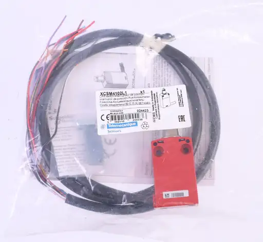 Product: TELEMECANIQUE XCSM4102L1 024423 ! NEW !