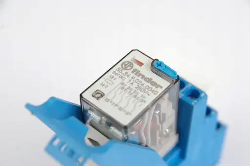 Product: Finder 55.34.9.024.0040 + 99.02.9.024.99 + 90.04 Przekaźniki + podstaw