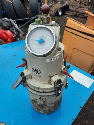 Produkt: Aparat do badania zawartości powietrza w mieszance betonowej