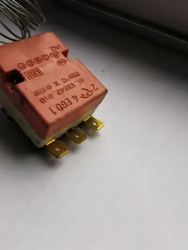 Produkt: TERMOSTAT REGULACYJNY 1-FAZOWY 60-220°C EGO