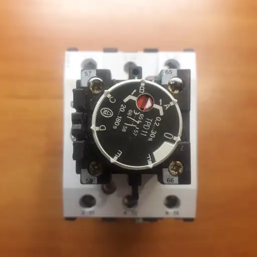 Product: Stycznik MOELLER DIL 2 M-G + Przekaźnik czasowy Moeller TPD 11 DIL