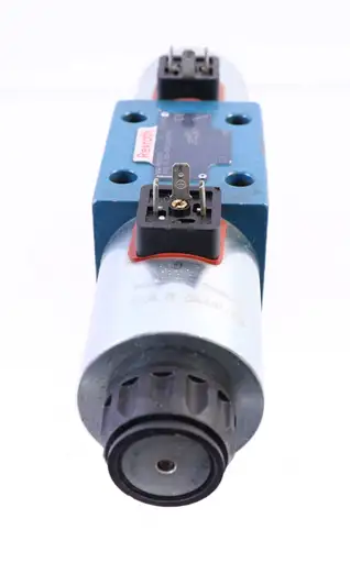 Product: REXROTH R900929121 4WE 10 D33/OFCG220N9K4