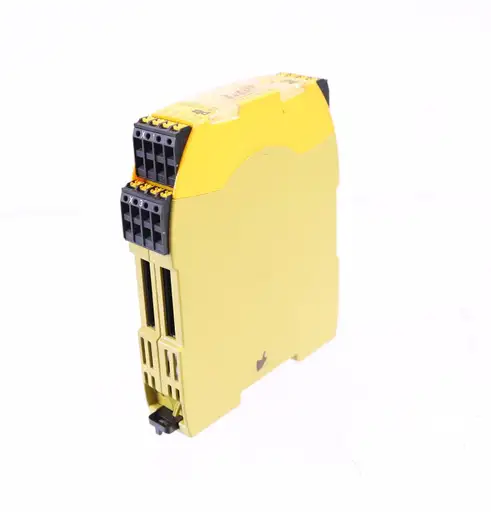 Product: PILZ PNOZ m EF 8DI4D0 772142 BROKEN CASE pęknieta obudowa