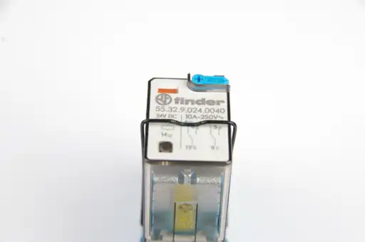 Product: Finder 55.32.9.024.0040 + 94.82 Przekaźnik + podstawka