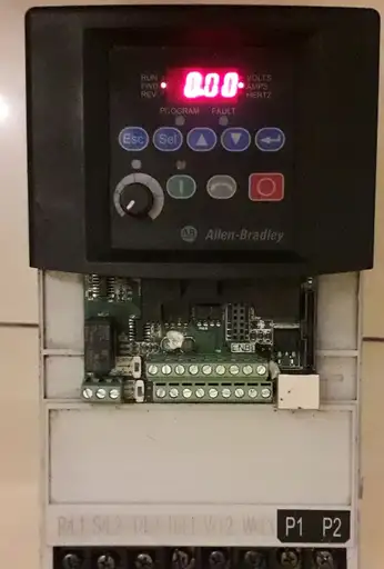 Product: FALOWNIK Allen-Bradley Allen Bradley PowerFlex 22B-D017N104 7.5kW 17A 400Hz