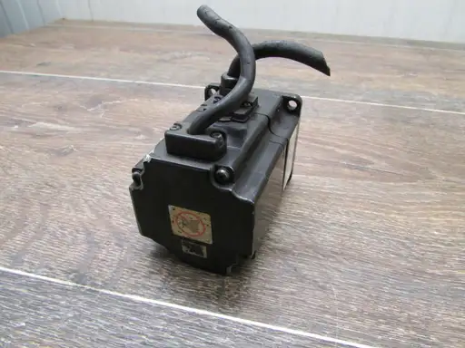 Produkt: AC-Servomotor YASKAWA SGMPH-01A2A-YR12 100W