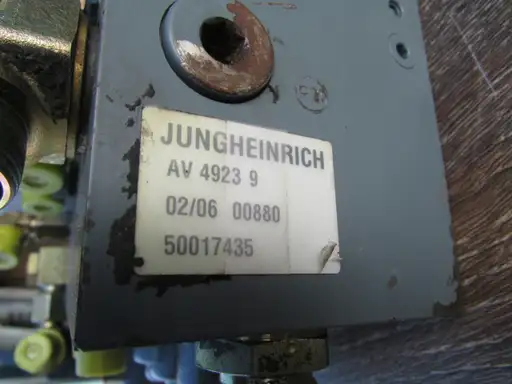 Product: Rozdzielacz hydrauliczny JUNGHEINRICH AV 4923 9