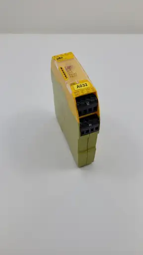 Produkt: Pilz PNOZ s4 C 24VDC 3 n/o 1 n/c nr 750104
