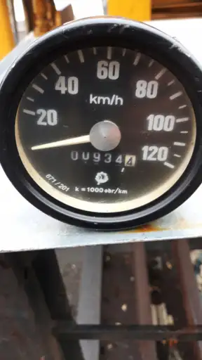 Produkt: Stary prędkościomierz