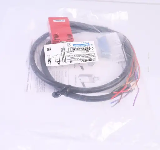 Product: TELEMECANIQUE XCSM4102L1 024423 ! NEW !