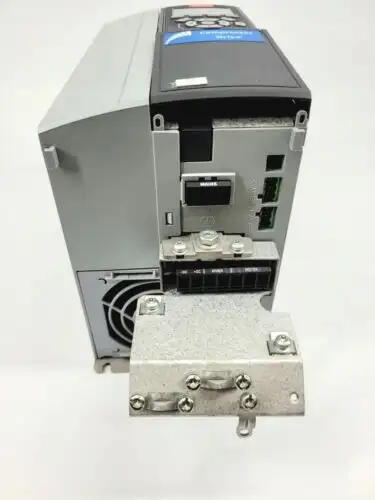 Produkt: Danfoss VLT AutomationDrive FC 302 CD-302P5K5T4E20H 5,5kW 11,7A