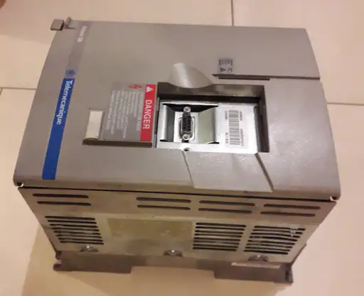 Product: Falownik SCHNEIDER TELEMECANIQUE ALTIVAR 58 VX4A581 V5.1 IE32 3HP 2,2kW