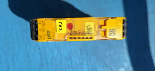 Produkt: Pilz PNOZ s4 C 24VDC 3 n/o 1 n/c nr 750104