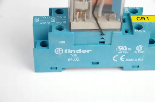 Product: Finder 55.32.9.024.0040 + 94.82 Przekaźnik + podstawka