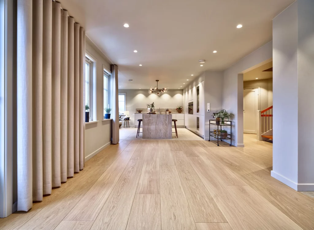 Villa Knutsen: פרקט טבעי, בהיר ומודרני