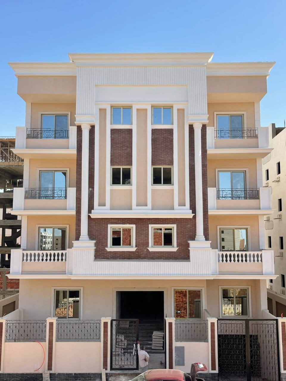 عمارة للبيع بالتجمع الخامس 462 متر (30-005-2334)