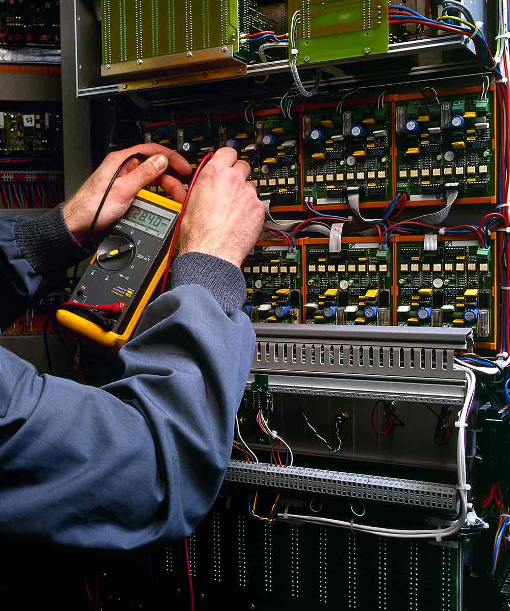 Electrician Testing Industrial Machine Pw7xexk