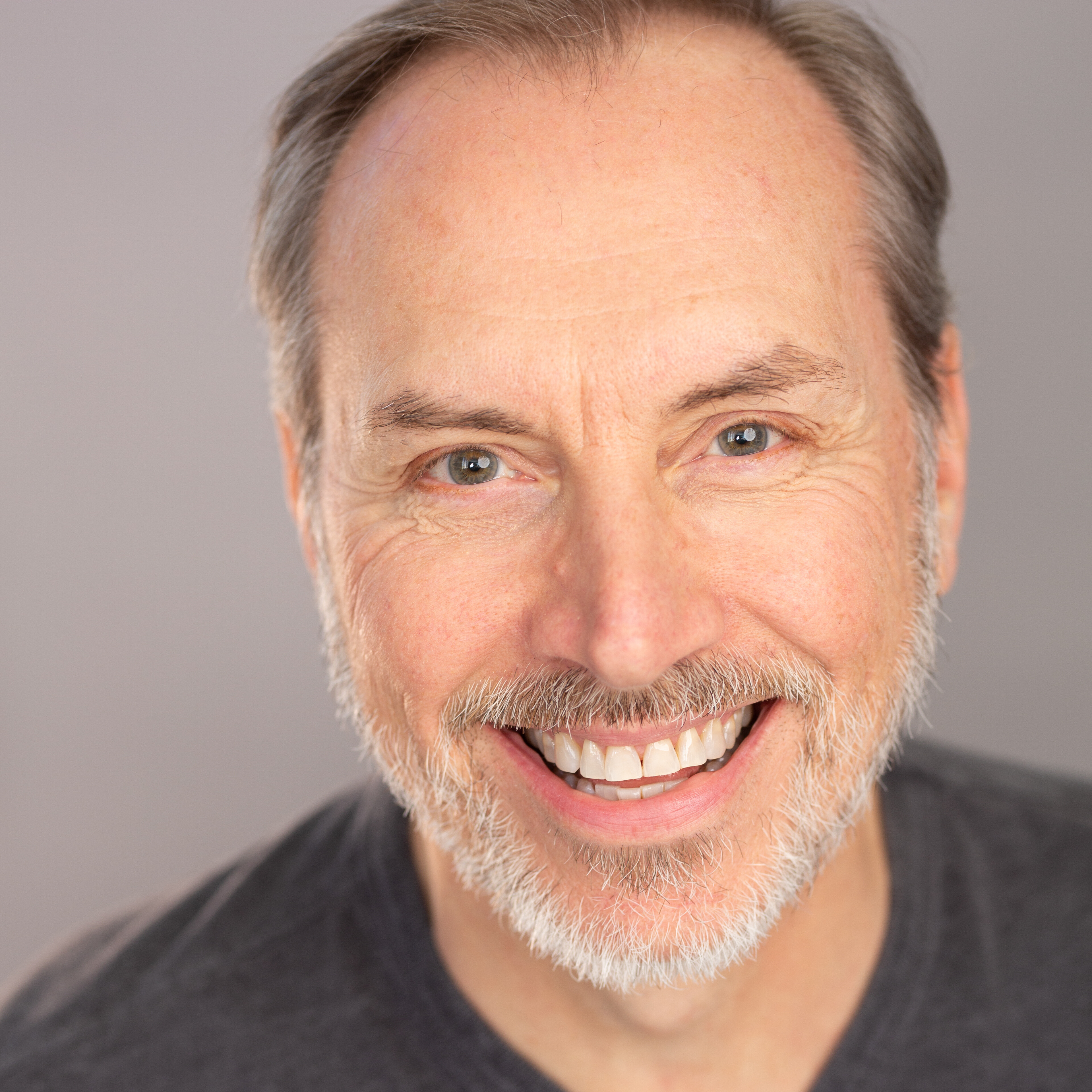 After 25 years leading a successful arts organization, Michael brings these years of experience to liberate leaders from overwhelm to a life of balance, presence, freedom and fulfillment. 