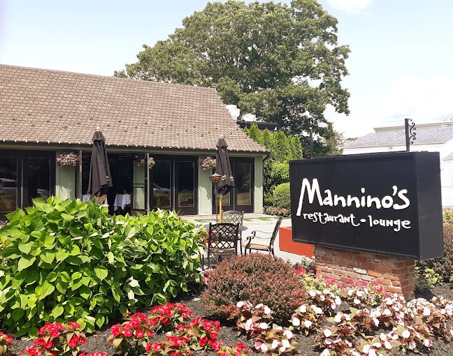 Maninno's in Oakdale, NY