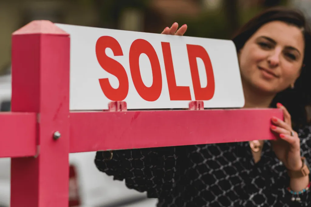 What Exactly Does a Real Estate Agent Do?