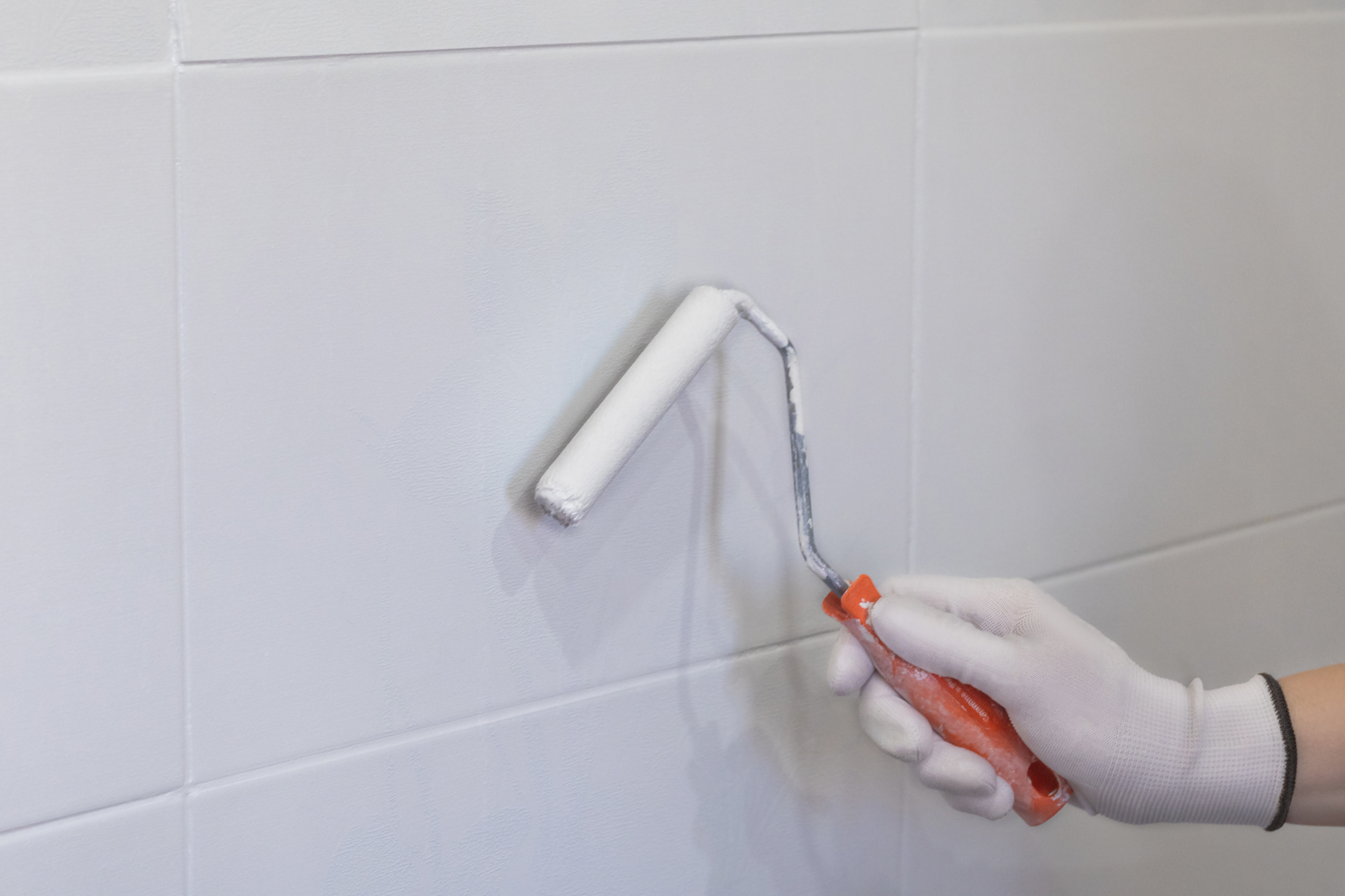 Painting Bathroom Tile – Safe Alternatives to Replacement