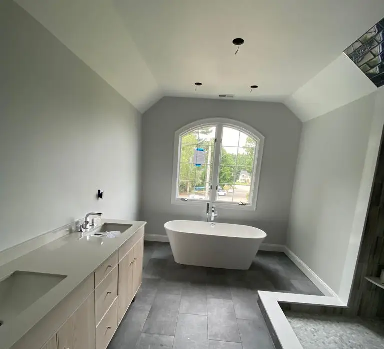 How to Paint a Bathroom – Step-by-Step Wall & Ceiling Guide