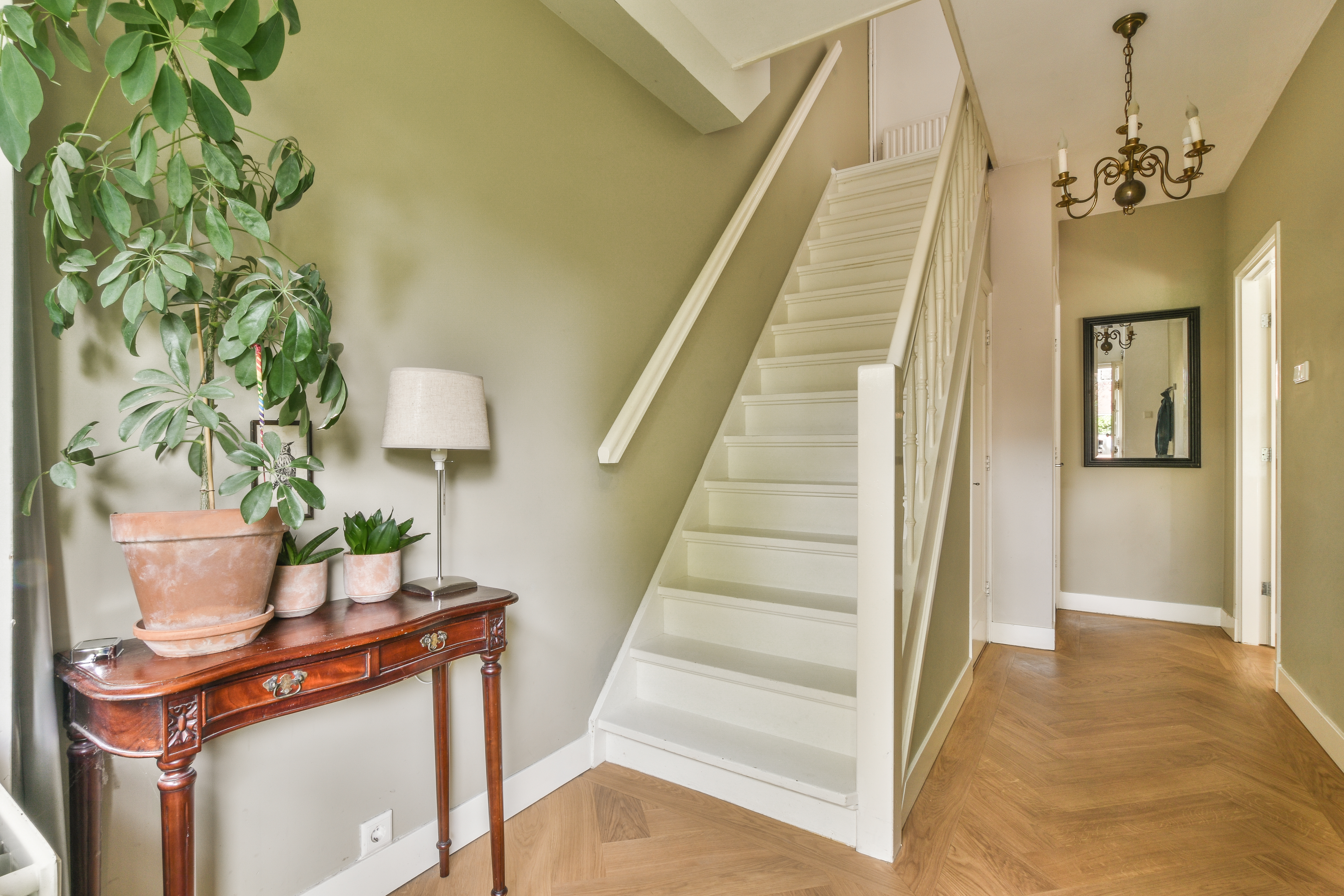 Best Paint for Stairs & Steps: Durable Options